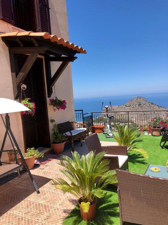 B&B Roomantic & Piscina Idromassaggio Cefalù Exterior foto